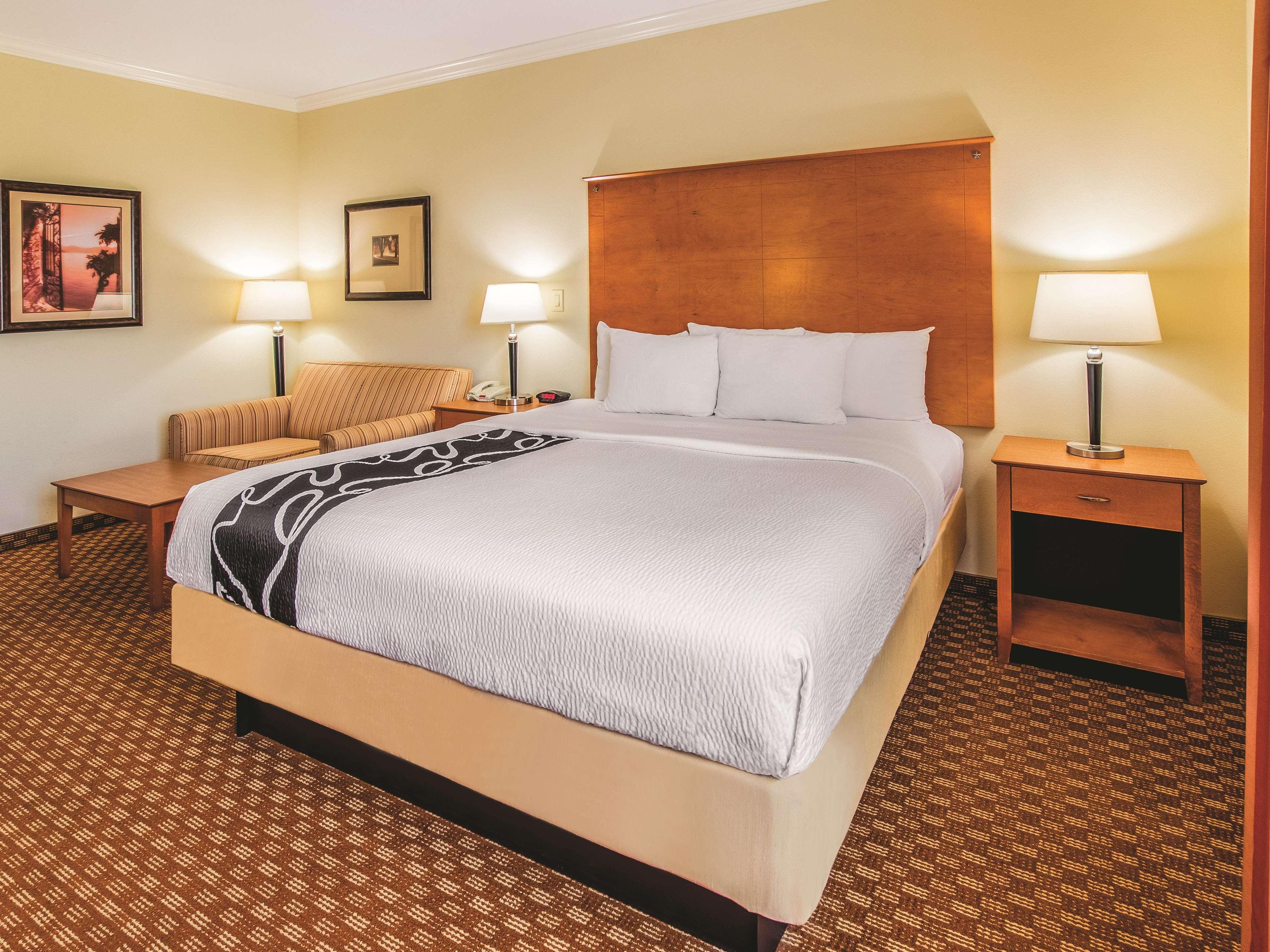 Hotel La Quinta By Wyndham Bridgeport Extérieur photo