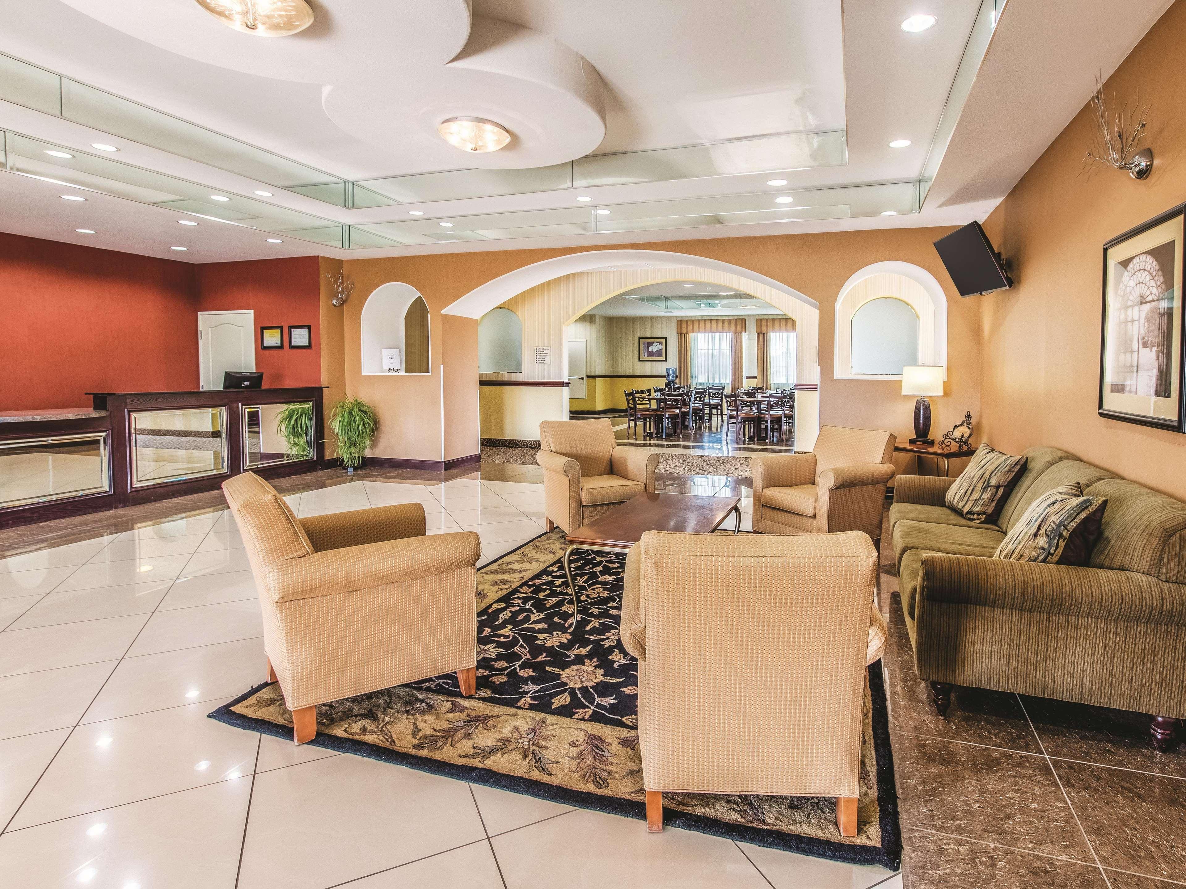 Hotel La Quinta By Wyndham Bridgeport Extérieur photo