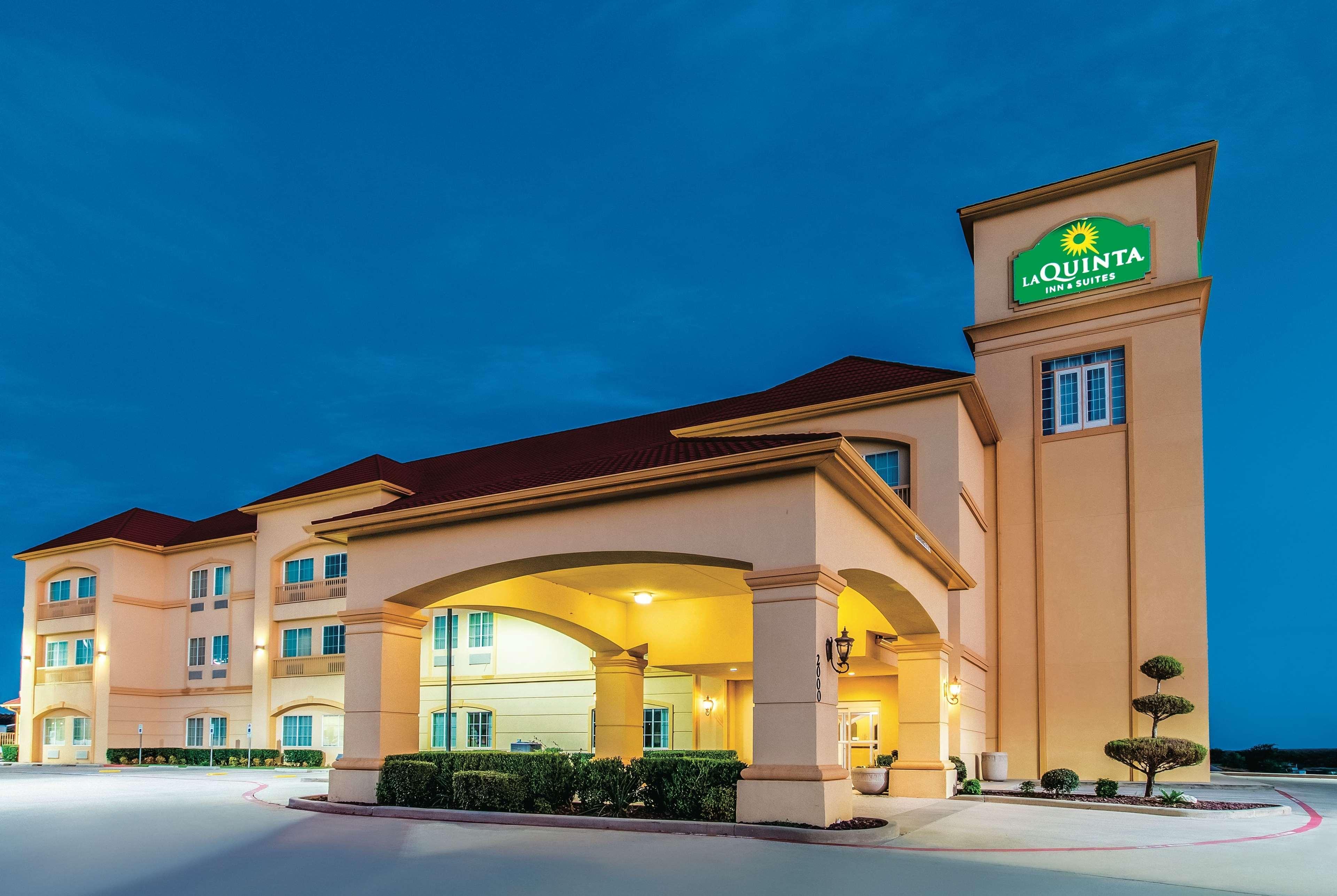 Hotel La Quinta By Wyndham Bridgeport Extérieur photo