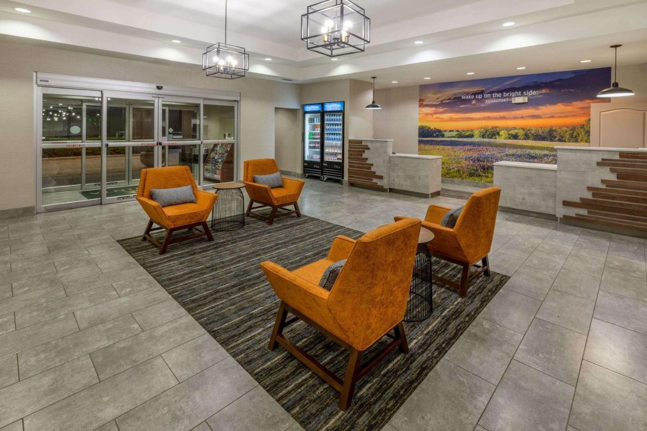 Hotel La Quinta By Wyndham Bridgeport Extérieur photo