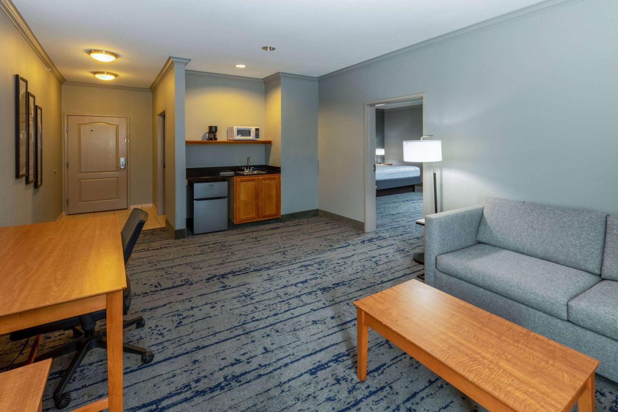 Hotel La Quinta By Wyndham Bridgeport Extérieur photo